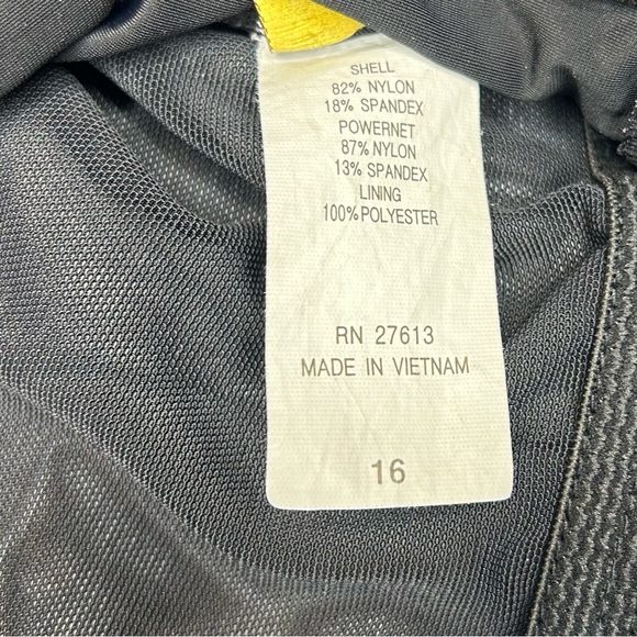 Robbie Len Women’s One Piece Swimsuit Black and White Faux Wrap Size 16 - Picture 6 of 10